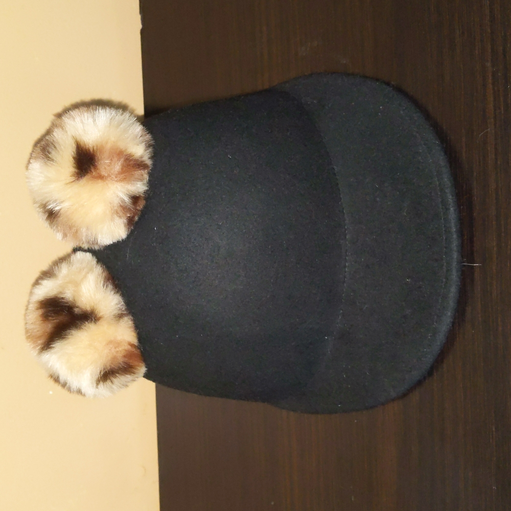 NWOT Kate Spade felt leopard pom pom hat
